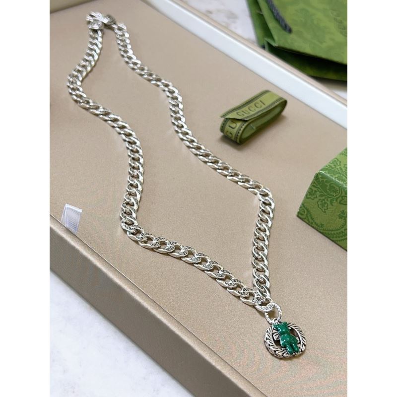 G*u*i necklaces